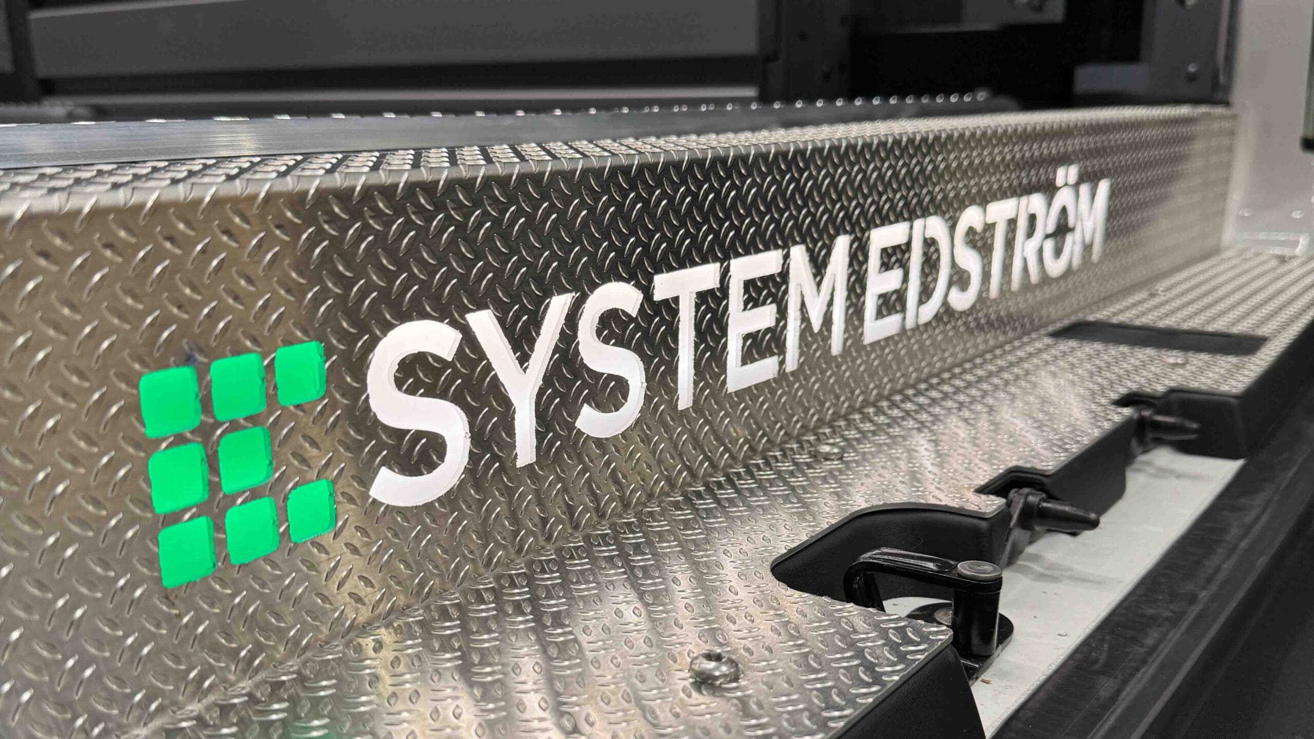 System Edström logo n